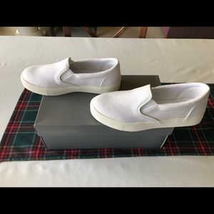 LOFT T Slip On White Sneakers  size 6
